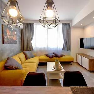 jvillaras-poetry.hotels-of-thessaloniki.com/